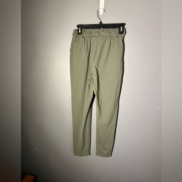 Lululemon Keep Moving Pant 7/8 High-Rise in Grey Sage Women’s Size 4 - Picture 3 of 5